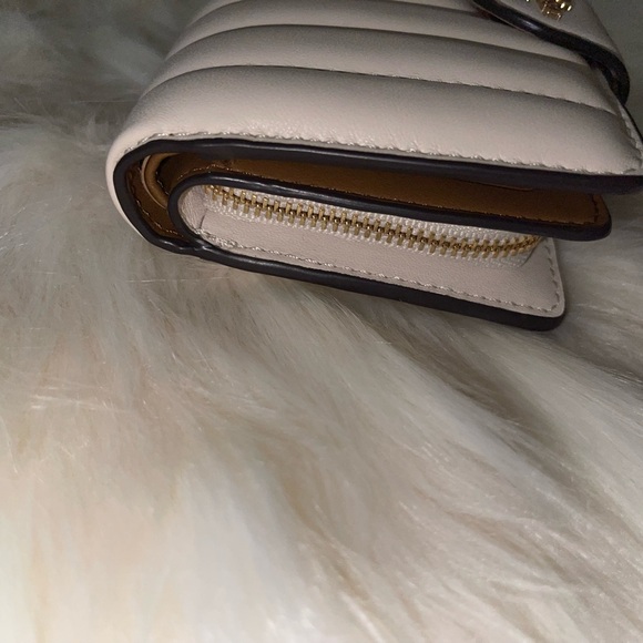 Coach Quilted Leather Wallet - Cream - Picture 2 of 5